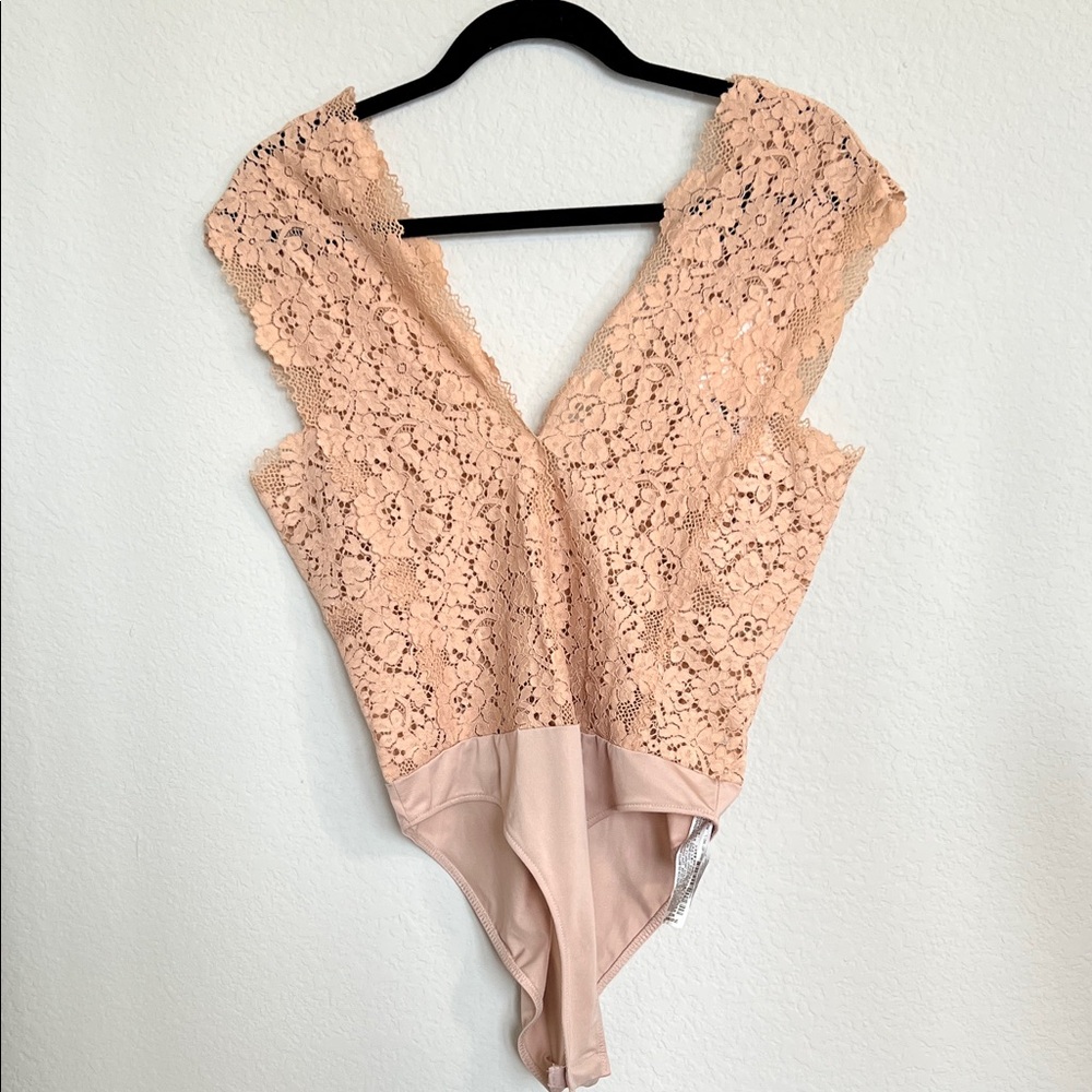 NWT Zara Nude Tan Lace V-Neck Bodysuit